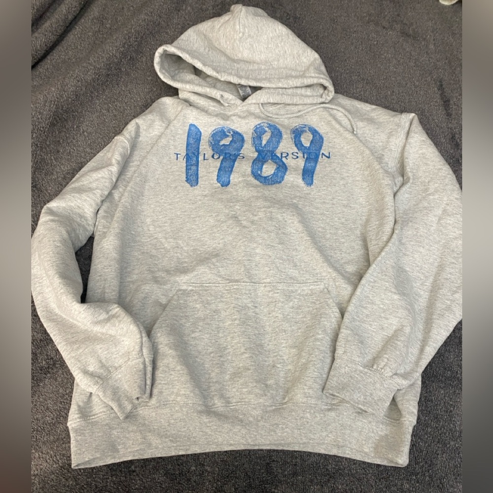 Taylor Swift Gildan Light Gray Hoodie with Blue Graphic 1989